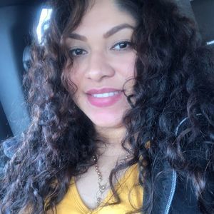 Meet your Posher, Raquel